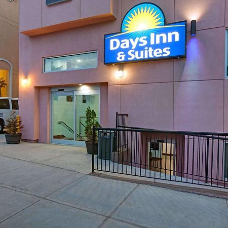 Days Inn & Suites By Wyndham Ozone Park/Jfk Airport New York Exterior photo